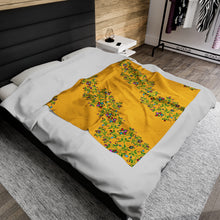 Load image into Gallery viewer, White Corn Wear Velveteen Plush Blanket
