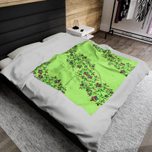 Load image into Gallery viewer, White Corn Wear Velveteen Plush Blanket
